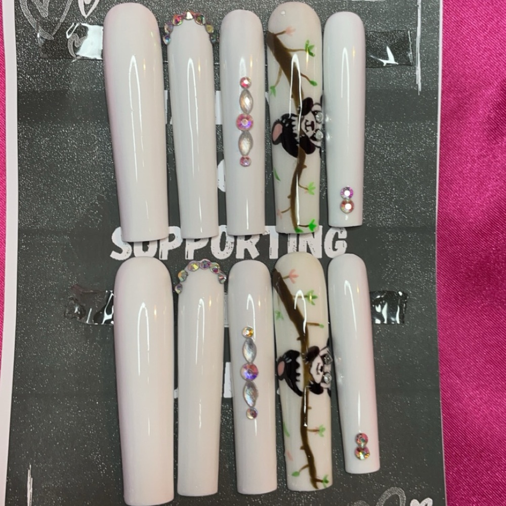 Press on nails